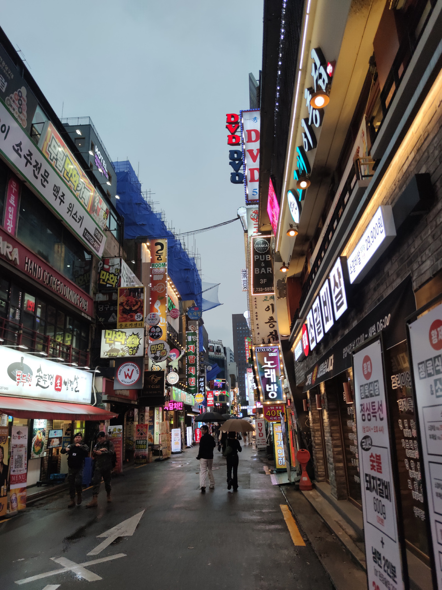 Очень важно изучить информацию о погоде перед поездкой: вначале сентября было все - жара, дождь, и просто пасмурная погода)