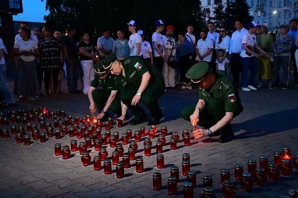    Акция "Свеча памяти". Источник: barnaul.org