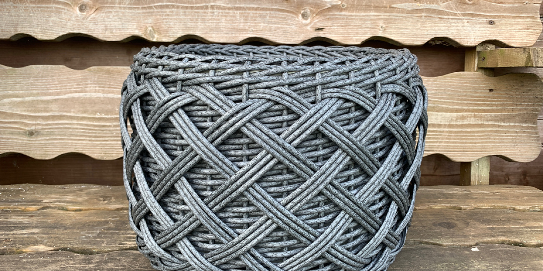 Кашпо-цилиндр с двойной или тройной сеточкой