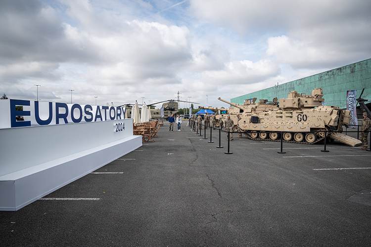    В предместье Парижа Сен-Сен-Дени прошла международная выставка Eurosatory 2024, на которой были представлены образцы современной военной техники.   
Фото: © IMAGO/Chris Emil Janssen/ www.imago-images.de/ www.globallookpress.com