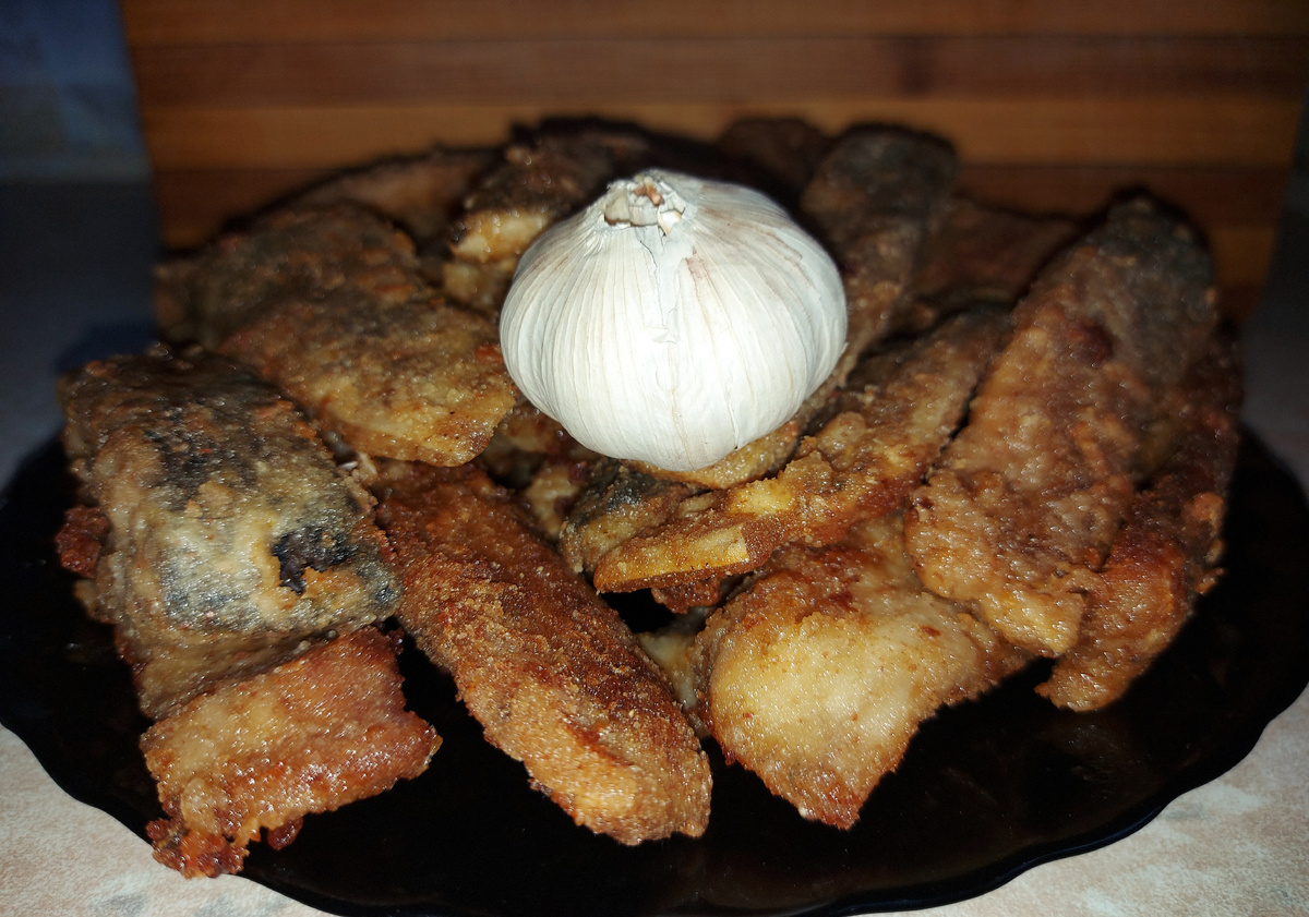 Карась в чесночно-имбирном маринаде 