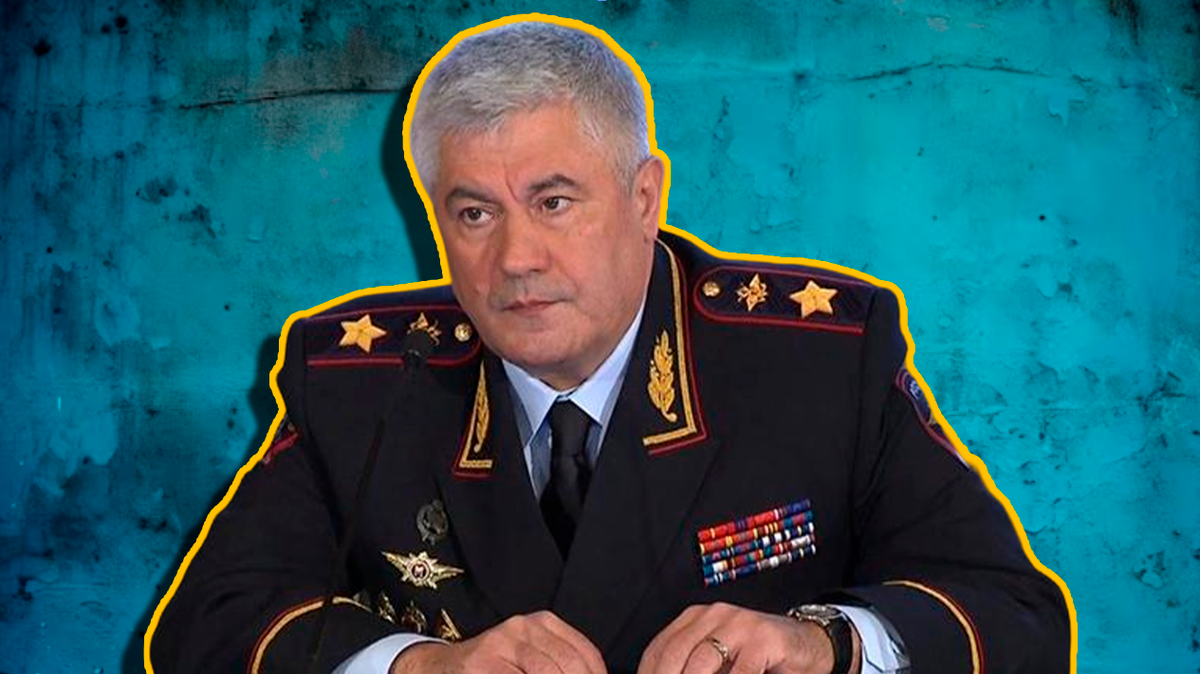 Казалось бы, полицейские должны обеспечивать соблюдение закона и порядка. Генерал МВД Вадим Александрович Колокольцев постоянно напоминает об этом, возглавляя структуру с 21 мая 2012 года.