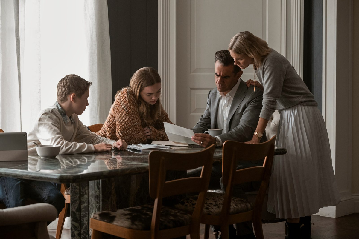 Кадр из сериала "Наблюдатель"