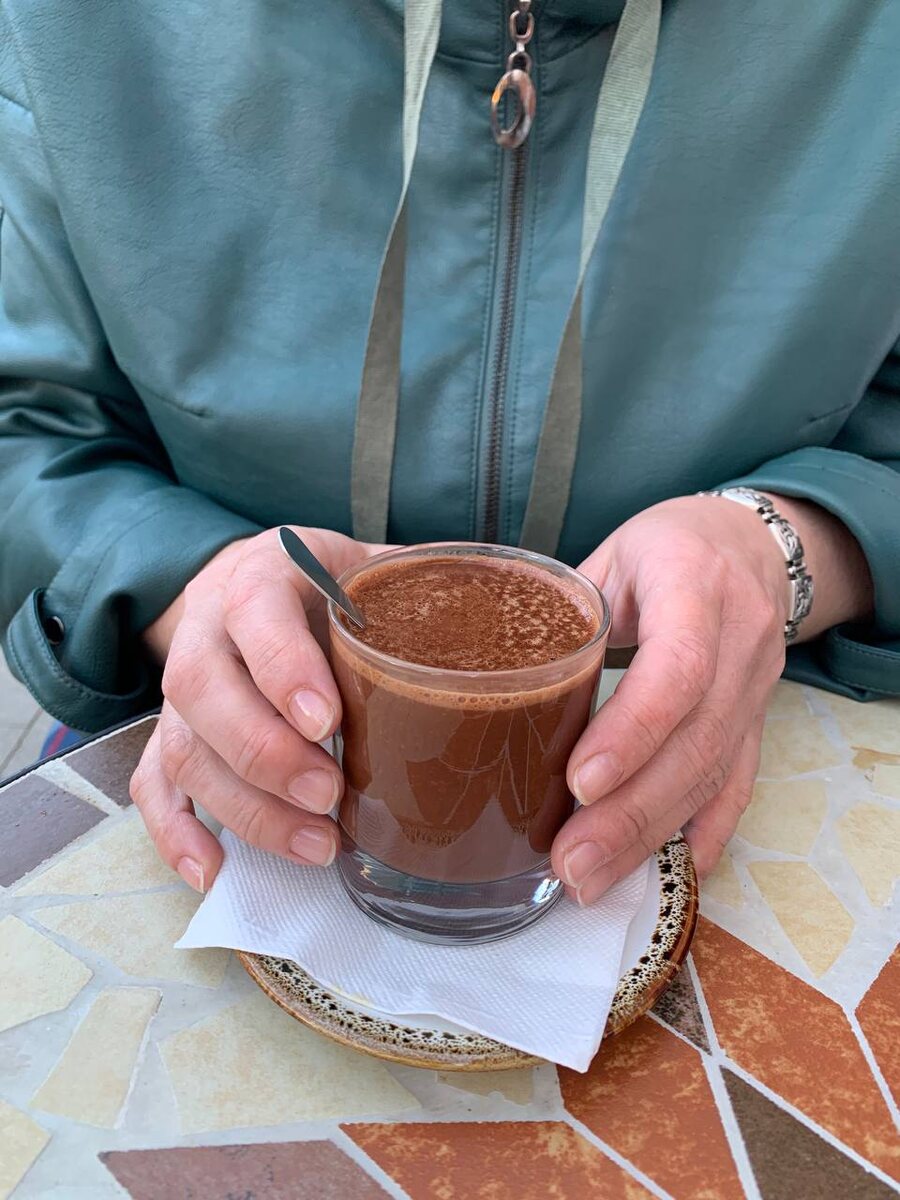 Хочу, что бы в старости мне подавали не стакан воды, а стакан горячего шоколада🙏🏻