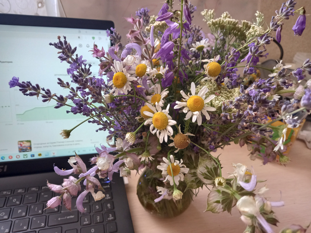 Дарю букетик моим подписчикам)