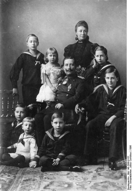 Кайзер Вильгельм II с семьей.