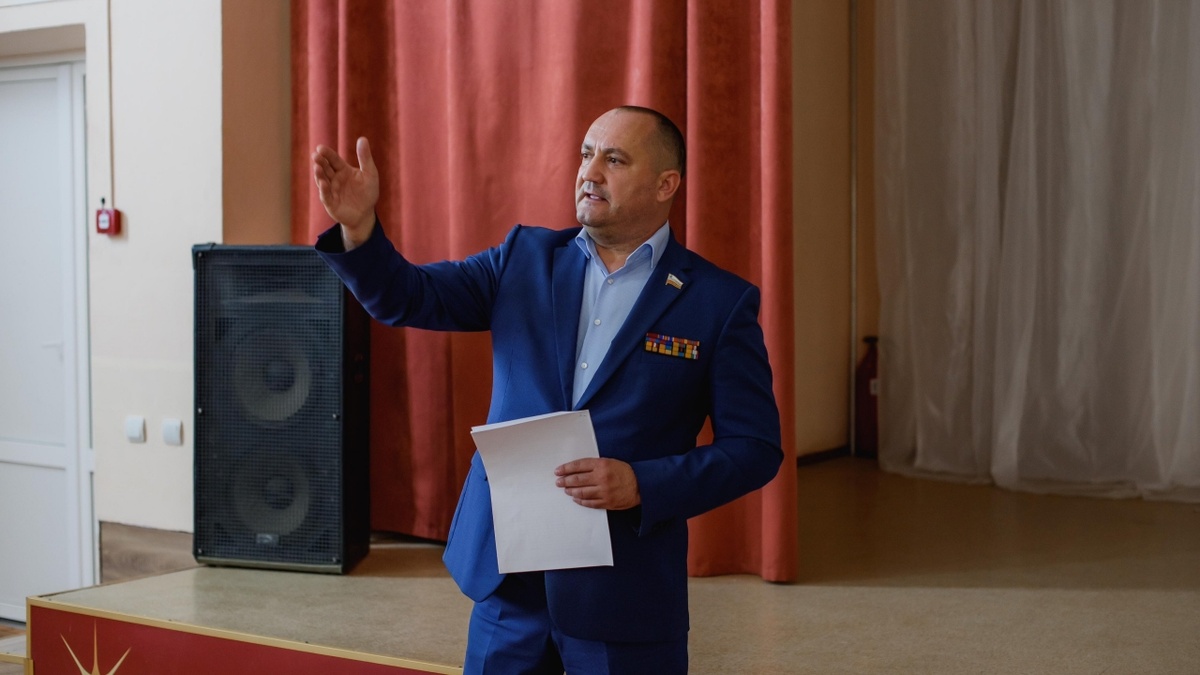    Депутат Калинин взялся за решение проблем жителей УдарникаНовости Саратова и области – Сетевое издание «Репортер64»