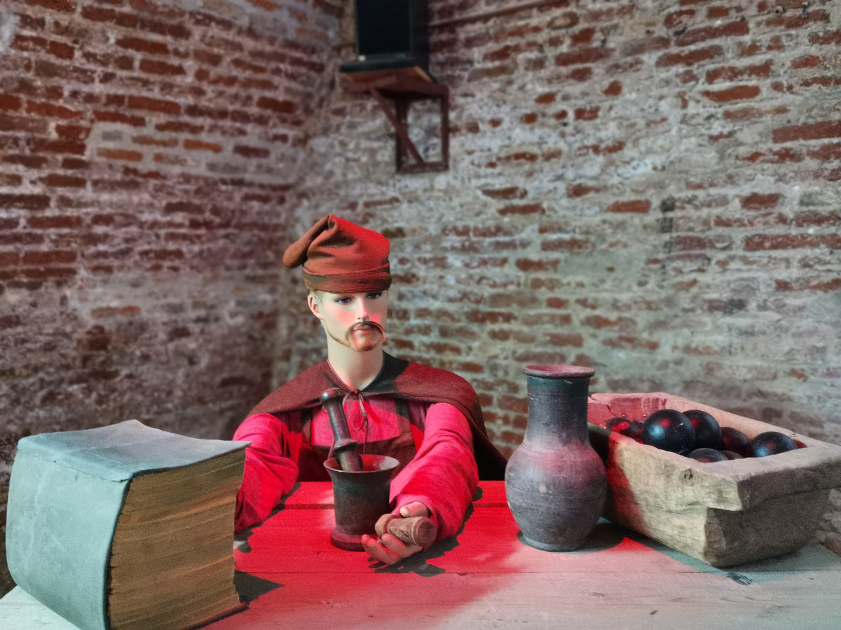 Реконструкция пороховой мастерской. Пороховой (Зелейный) погреб. Астраханский музей-заповедник. 2024 г.