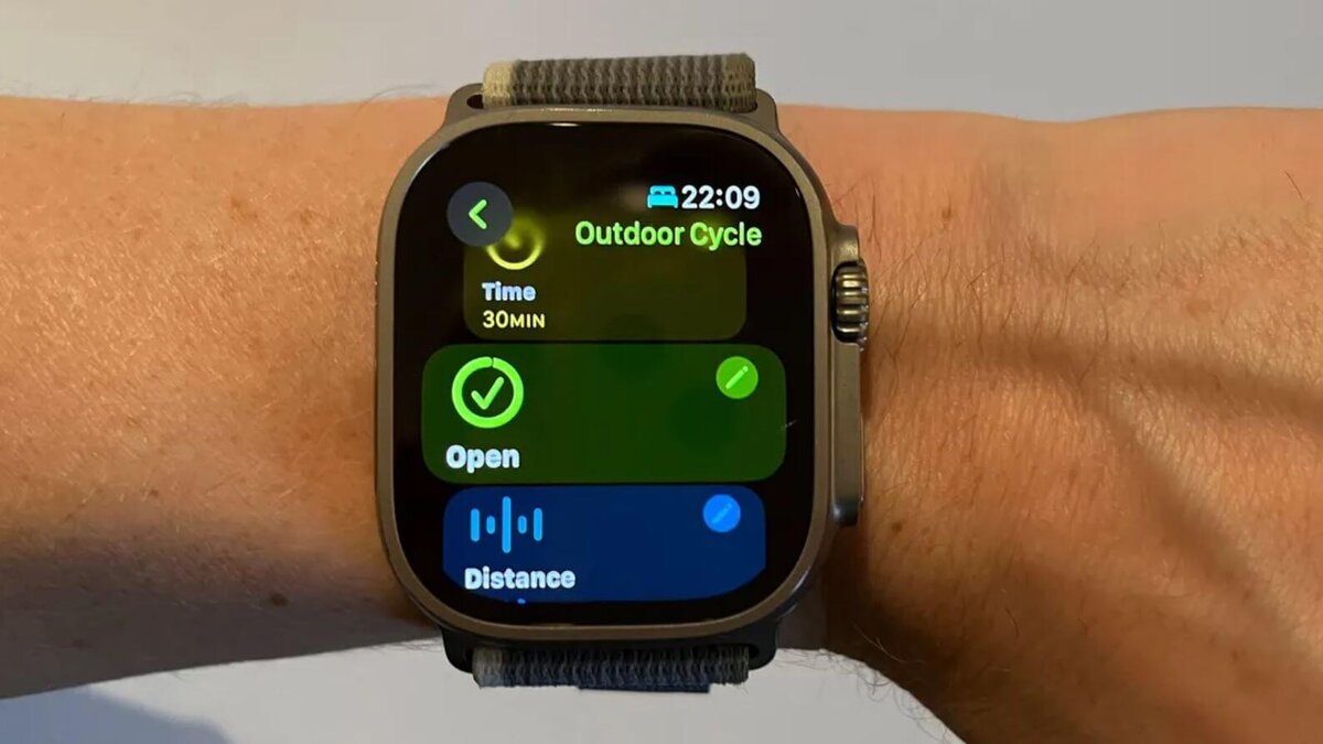    Обычные Applew Watch 10 будут того же размера, что и Apple Watch Ultra. Фото: iMore