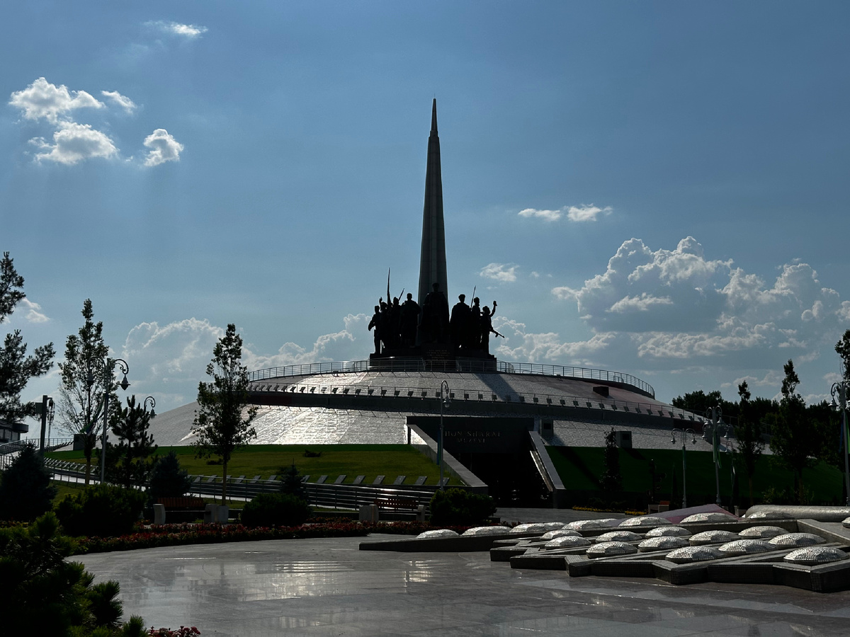 Музей Победы в парке.