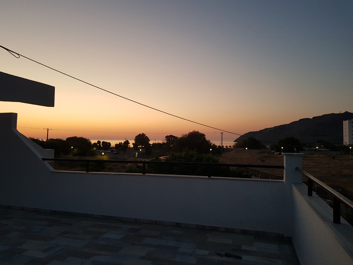 Вид утром с террасы нашего номера, о. Родос