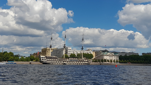 Экскурсия по рекам и каналам Петербурга.Часть 3, продолжение.