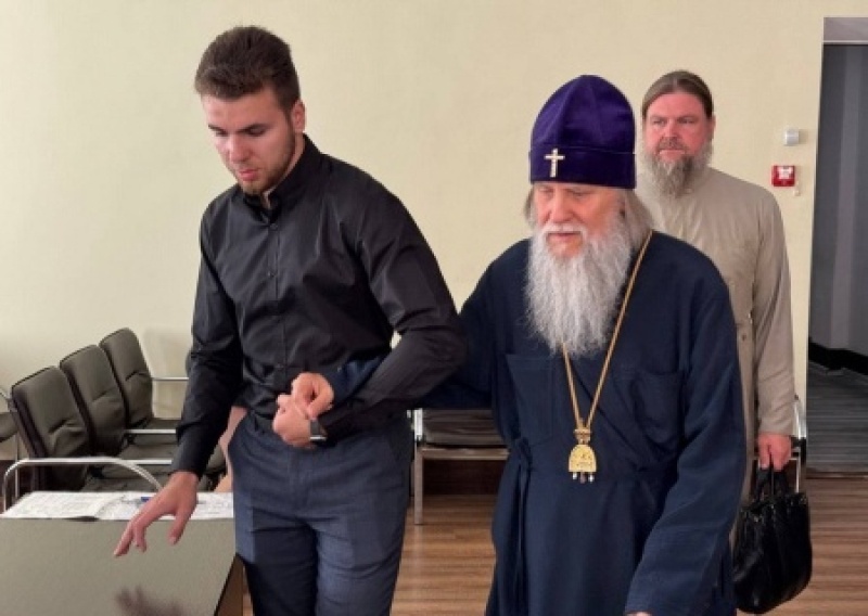    После обращения Патриарха Русской православной церкви Кирилла украинские власти освободили митрополита УПЦ Ионафана