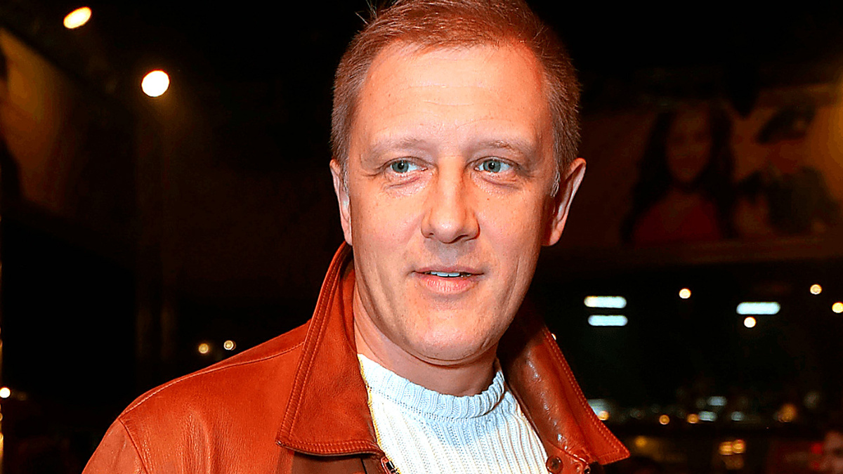 Сергей Горобченко решил, что сцена – это, конечно, хорошо, но кинокамера любит его больше.