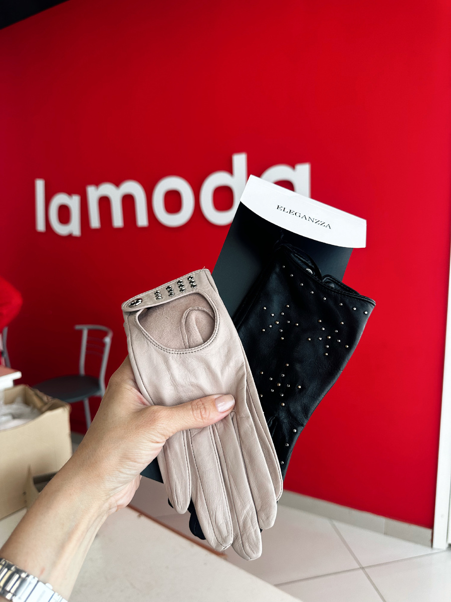 Перчатки надеваем рано, носим их долго, а значит новая пара в необычном цвете или с классной фурнитурой точно лишней не будет 🙌🏻 Особенно если стоят они не по десять тысяч, а гораздо меньше🔥