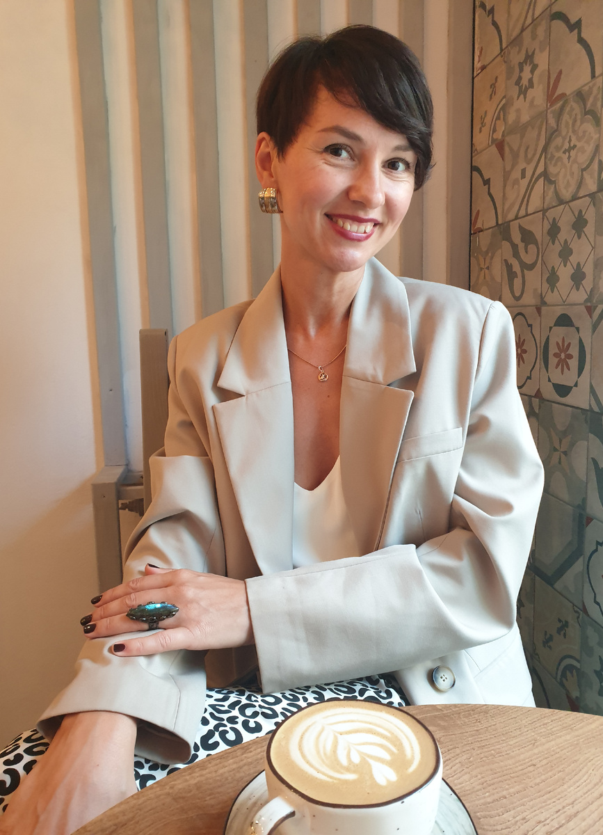  У меня нет привычки фоткаться в ресторанах:). Поэтому вам придется поверить мне на слово, что я была в указанных ниже ресторанах и знаю то, о чем пишу относительно кухни и обслуживания.