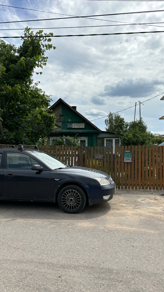 Таких деревенских домиков все меньше и меньше