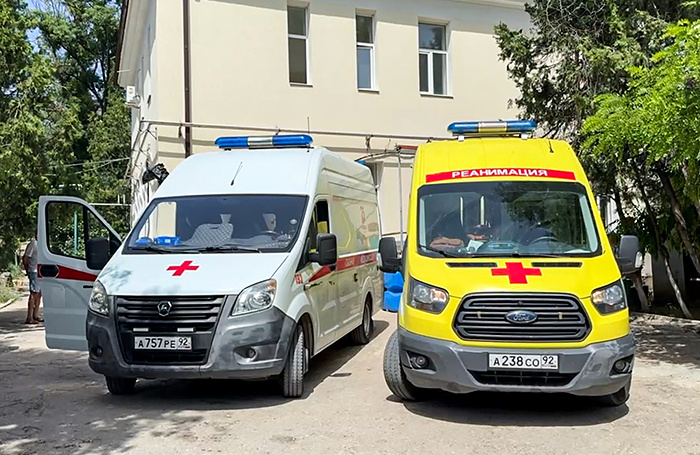    Автомобили скорой помощи и реанимации в Севастополе.Пресс-служба правительства Севастополя/ТАСС