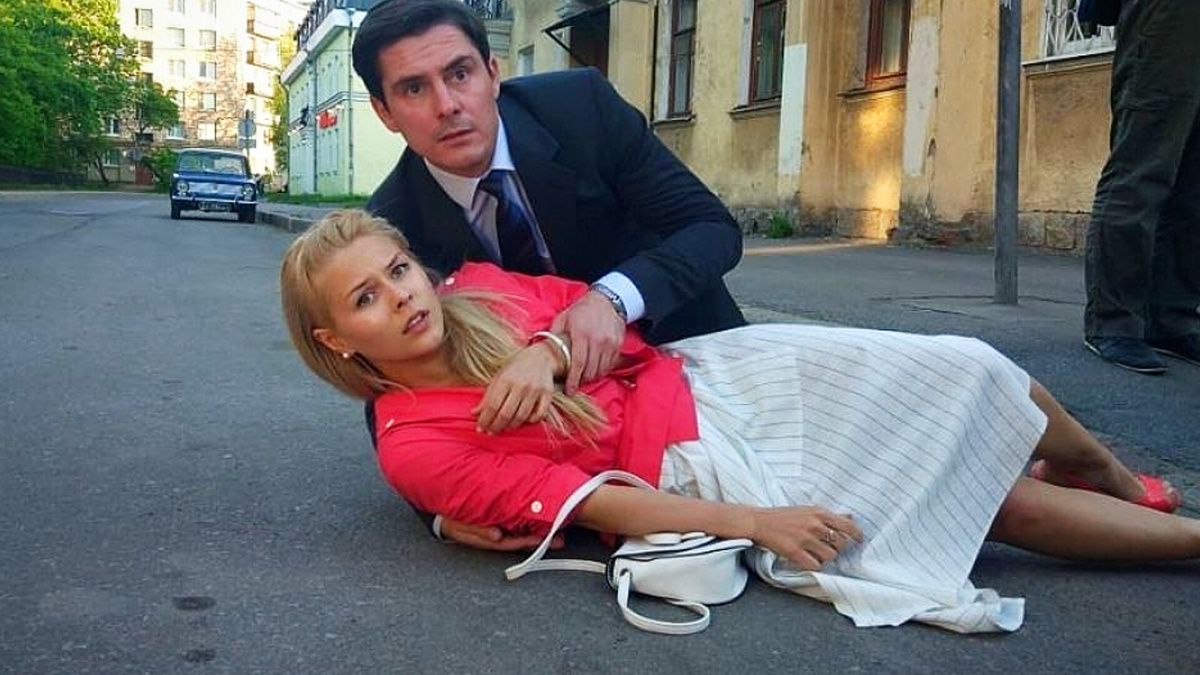 Кадр из сериала Юля и майор КГБ Игорь Волохов