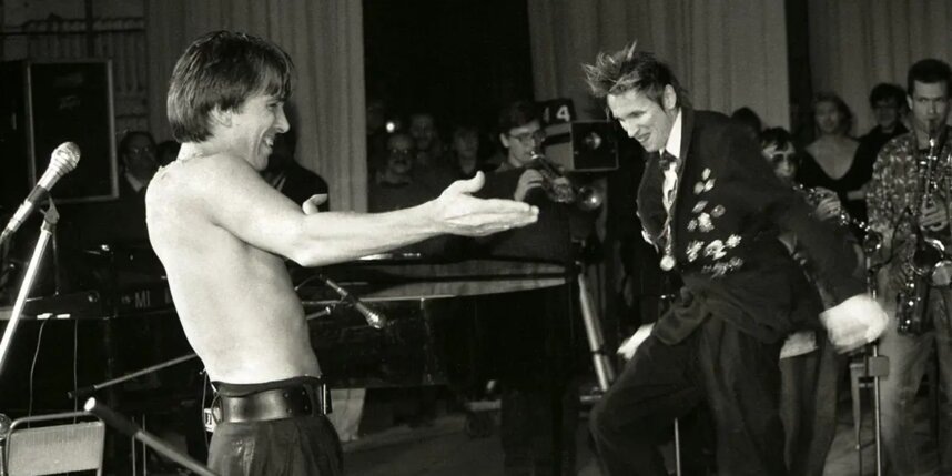    Олег Гаркуша из "АукцЫона" зажигал на концертах "Поп-механики". Из архива Александра Кушнира.