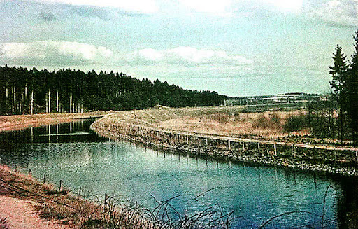 Вот так выглядел канал, практически завершённый (фото с сайта eastprussia.ru)