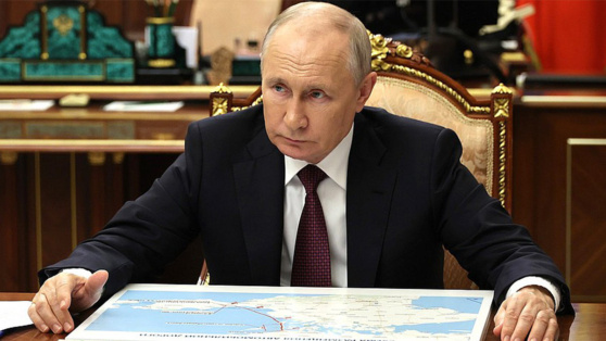    Песков: Путин находится в контакте с социальным блоком после атаки на Севастополь Богдан Герцен
