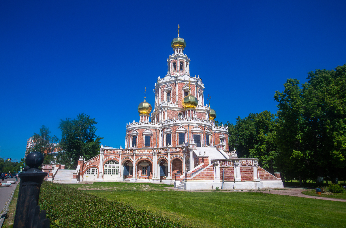 Церковь Покрова Пресвятой Богородицы в Филях. Москва. Фото автора статьи (ещё 1 фото, листайте галерею)