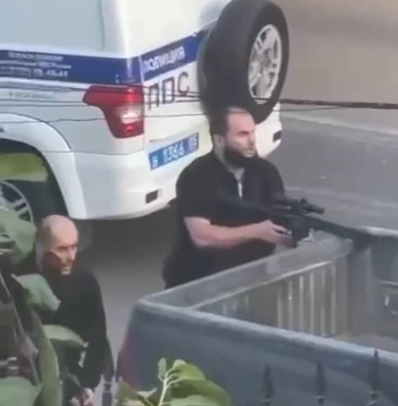    Сыновья главы района.