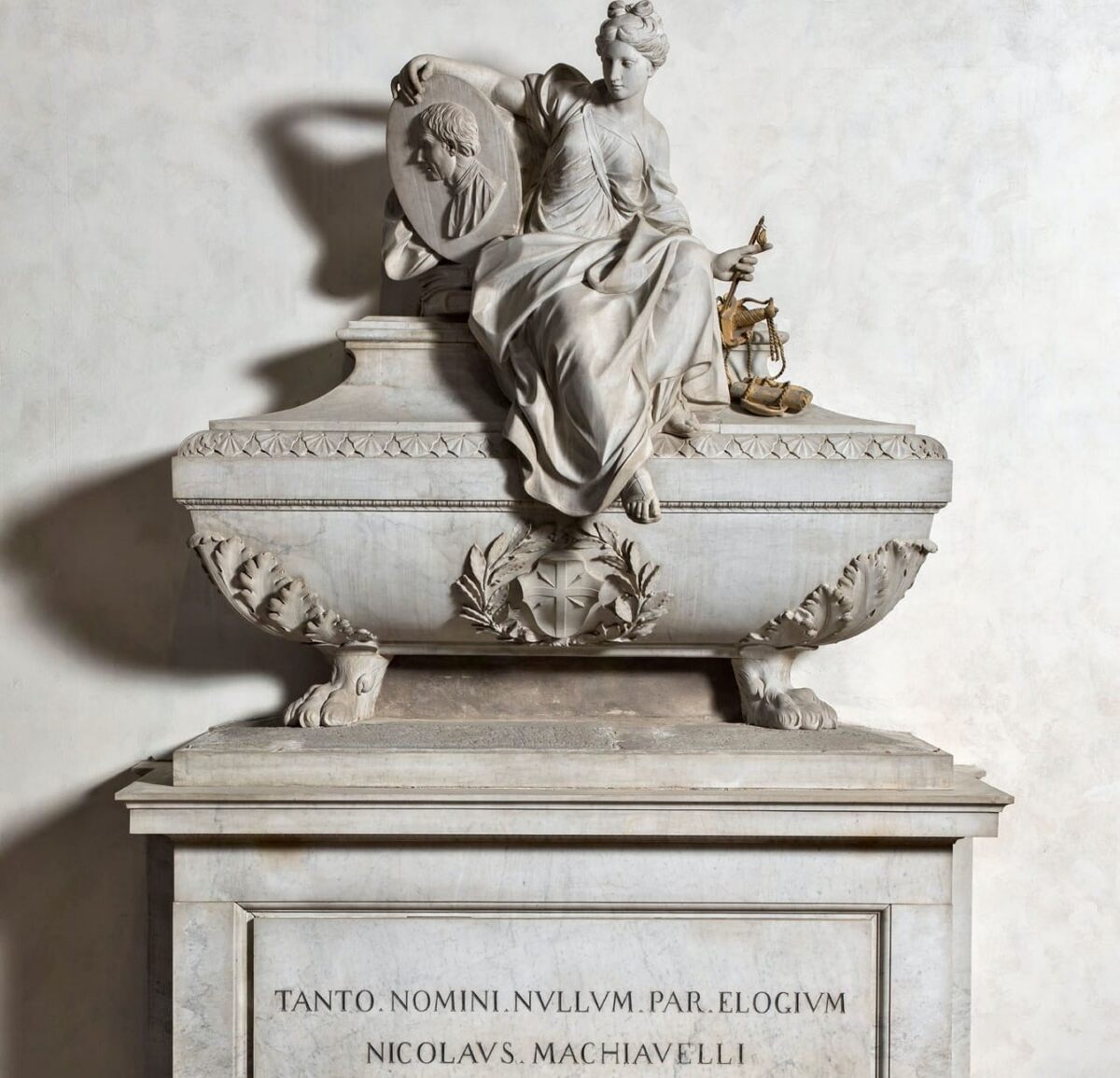 Иллюстрация: Могила Никколо ди Бернардо деи Макиавелли в базилике Санта-Кроче, Флоренция