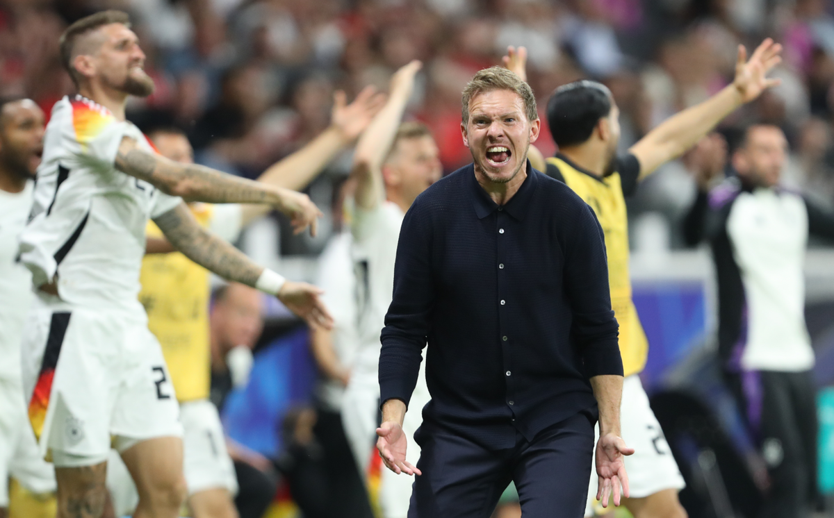 Юлиан Нагельсманн празднует гол Никласа Фюллькруга в компенсированное время. Фото: globallookpress