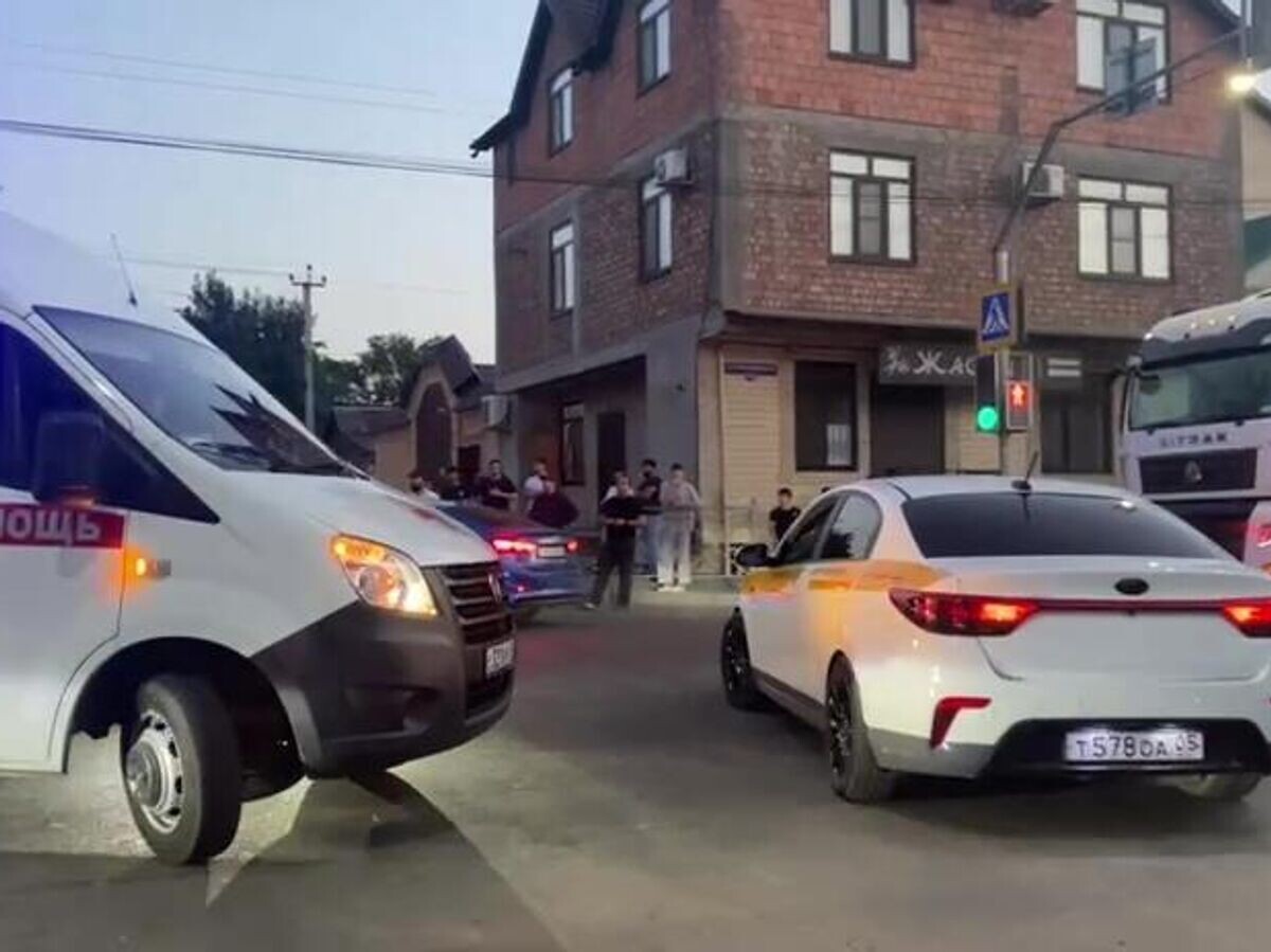    На месте нападения на сотрудников полиции в Махачкале© РИА Новости
