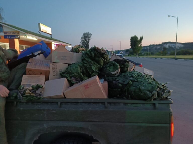    Жители Шарлыкского района передали бойцам СВО маскировочные сети, одежду и продукты Кристина Просвиркина