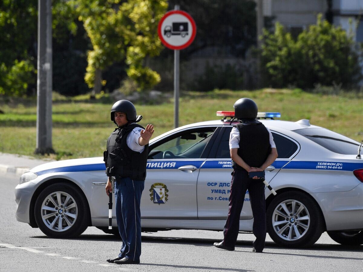 Пляжи в Севастополе оцеплены. Погибли четверо: двое детей и двое взрослых |  РИА Новости | Дзен