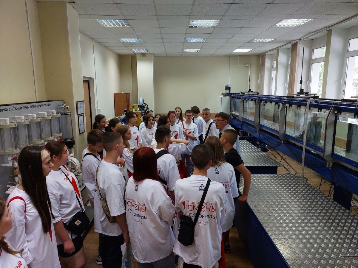 20 июня в рамках «Университетских смен» состоялась встреча представителей института Гидротехнического и энергетического строительства со школьниками из новых территорий России, приехавших в НИУ МГСУ.
