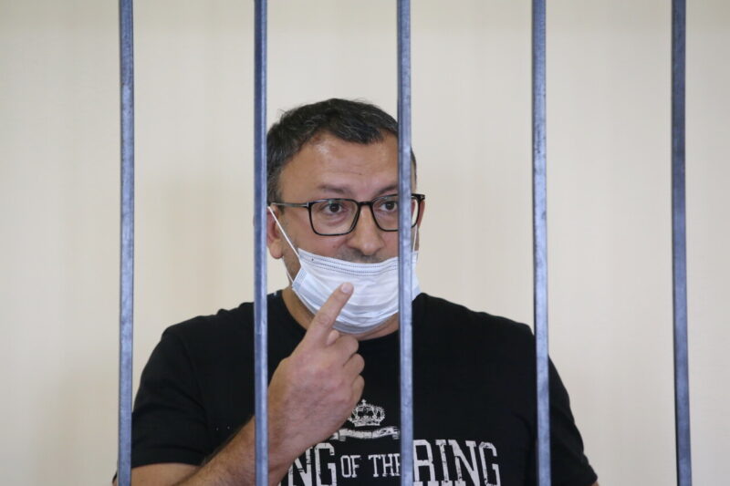 А мог стриптизером на 8 Марта выступить сам Самвел Мкоян?! Было бы прикольно… Фото: Столица С 