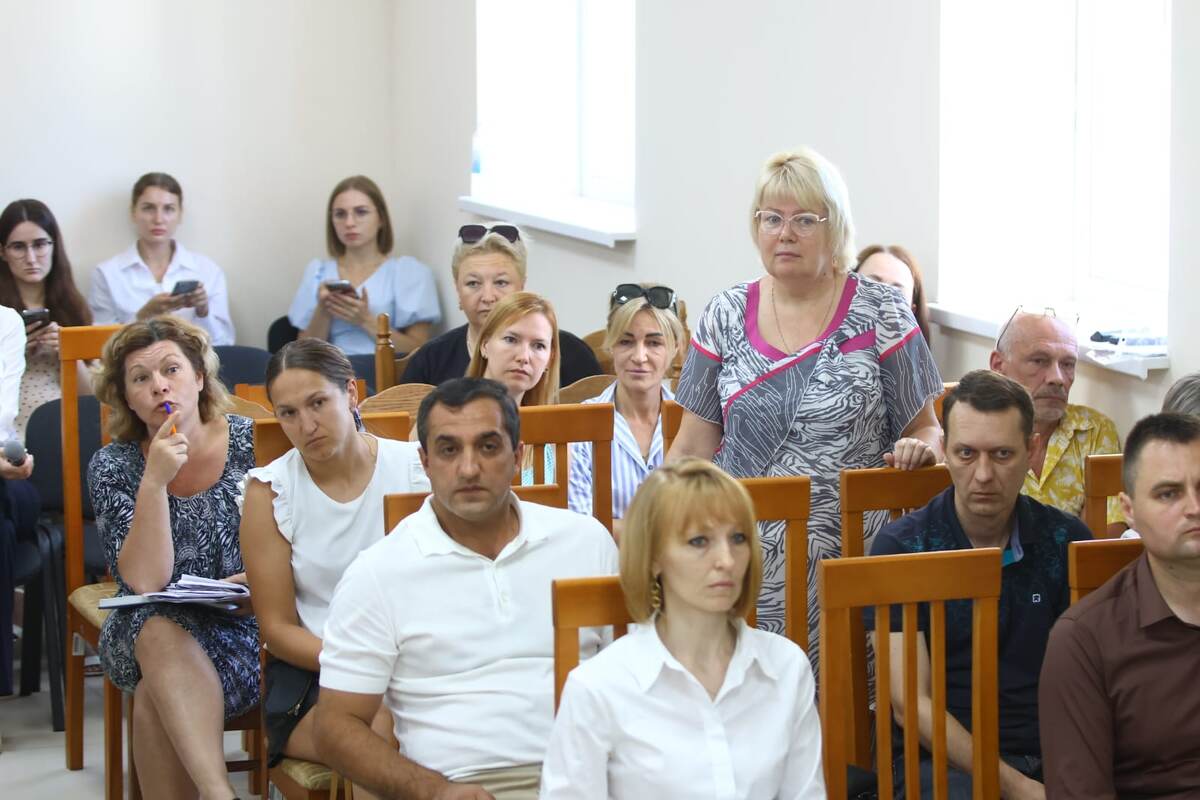 Депутат ЗСК  Светлана Ангальт приняла участие во встречи с жителями КП Крепость Добавьте описание
