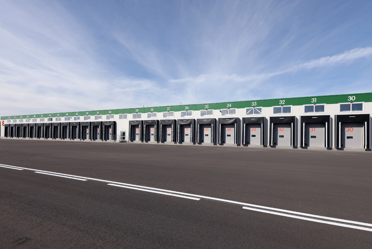 Перегрузочное оборудование установленное компанией "Аполло" в РЦ "Агропарк" Самара