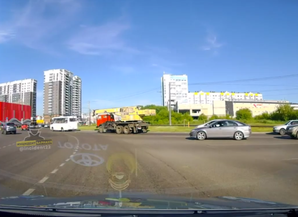    ДТП в Барнауле. Источник: Инцидент Барнаул