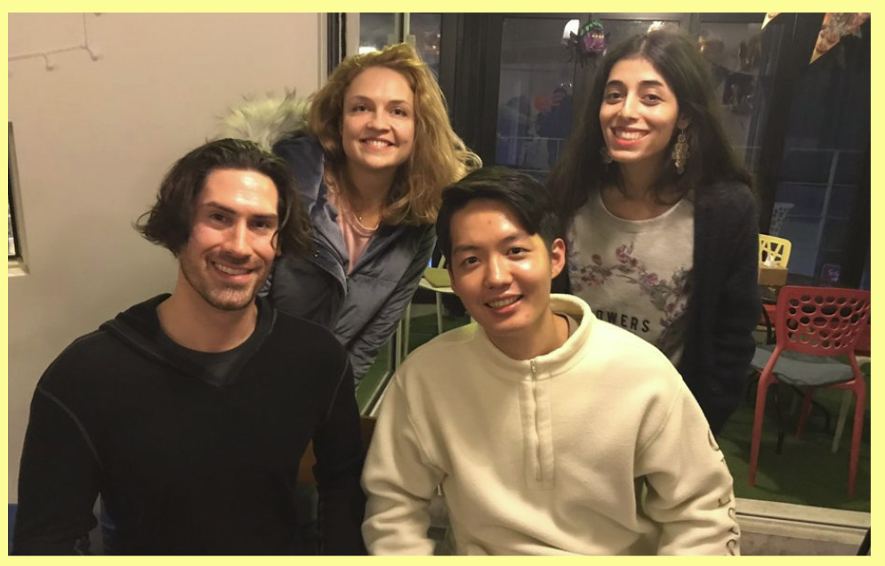 На встрече разговорного клуба в Южной Корее