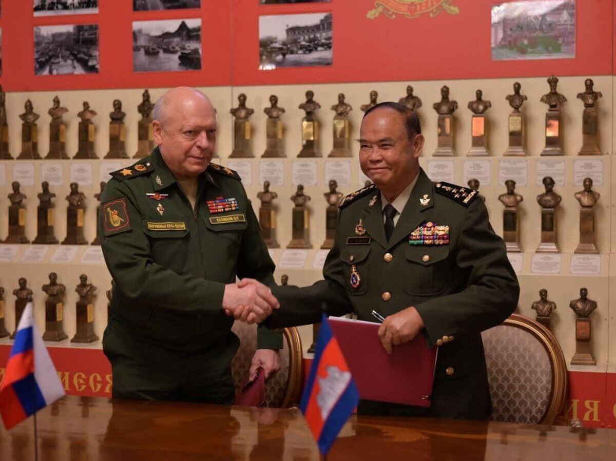    Российские сухопутные войска и Королевская армия Камбоджи подписали меморандум о взаимопонимании© Фото : Royal Cambodian Army
