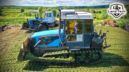 Редкий гусеничный трактор АГРОМАШ 90ТГ с двигателем SISU трамбует сенаж вместе с Т-150К
