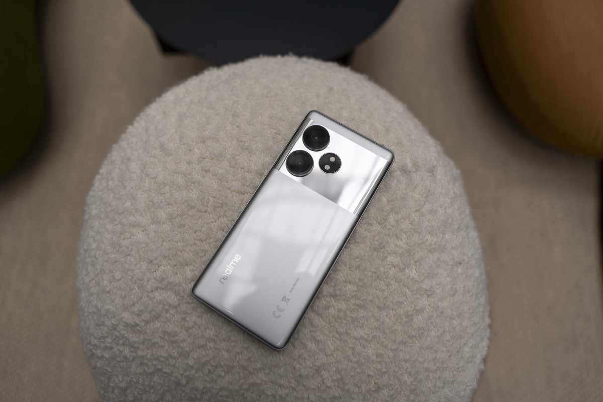 Смартфон Realme GT 6T