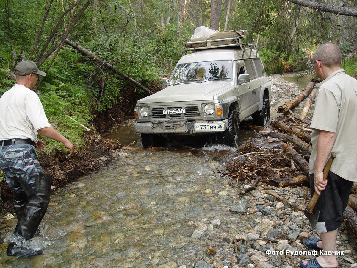 На джипе вверховья ру.Средний