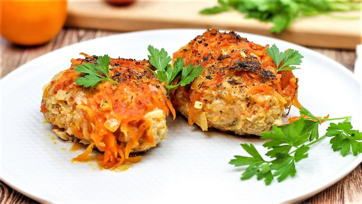 Ленивые голубцы с мясным фаршем в сметанно-томатном соусе