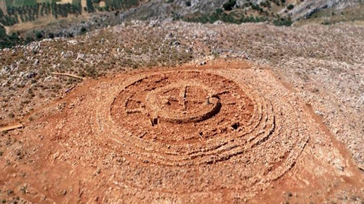 Тайна древнего лабиринта - На Крите обнаружено загадочное минойское сооружение