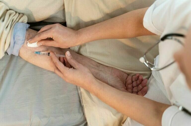 Снятие ломки в стационаре. Снятие ломки в стационаре. Пациент в отделении интенсивной терапии. Детокс от наркотиков. Наркологическая больница капельницы.