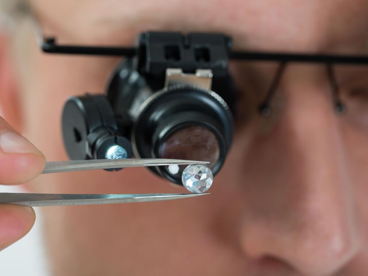    Алмаз© Depositphotos.com / Andrey Popov