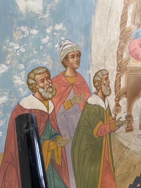    Палехские мастера не остановили работу в Луганском храме даже в Троицу