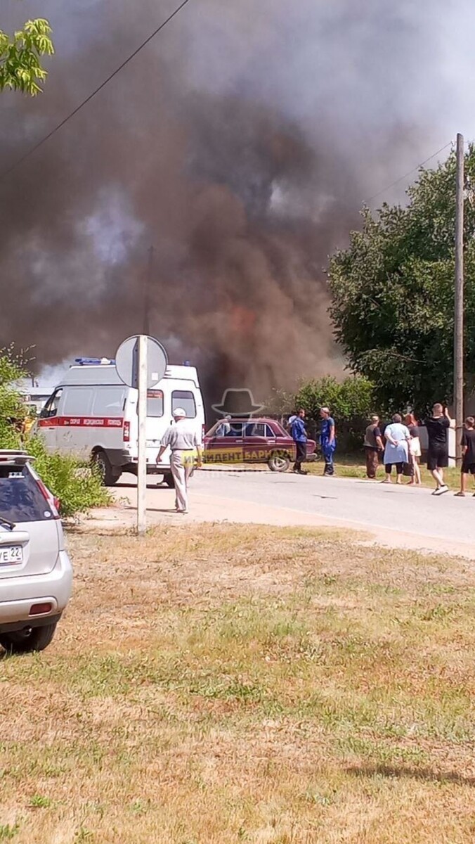 В алтайском райцентре взорвался газовый баллон в полыхающем доме | ТОЛК |  Дзен