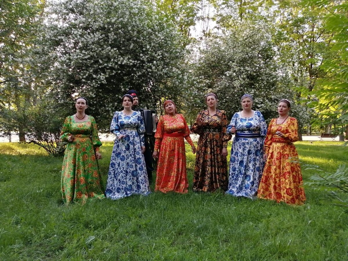 Льется песня на просторе. / ФОТО из архива «Станичников»